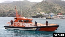 Barco da guarda-costeira de Cabo Verde