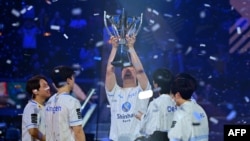 Team DRX celebrates after winning the League of Legends World Championship Finals against team T1 at Chase Center in San Francisco on Nov. 5, 2022. 