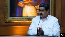 El presidente venezolano, Nicolás Maduro, participa en una ceremonia con su homólogo colombiano, Gustavo Petro, el 1 de noviembre de 2022, en el palacio presidencial de Miraflores, en Caracas. 