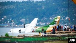 Les autorités tanzaniennes ont annoncé mardi que l'épave d'un avion qui s'était abîmé dimanche dans le lac Victoria
