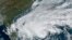 Imaj satelit NOAA de tanpet twopikal Nicole, kap pwoche rejyon nodwes Bahamas ak kot Atlantik eta Florid, Madi 8 Nov. 2022. 