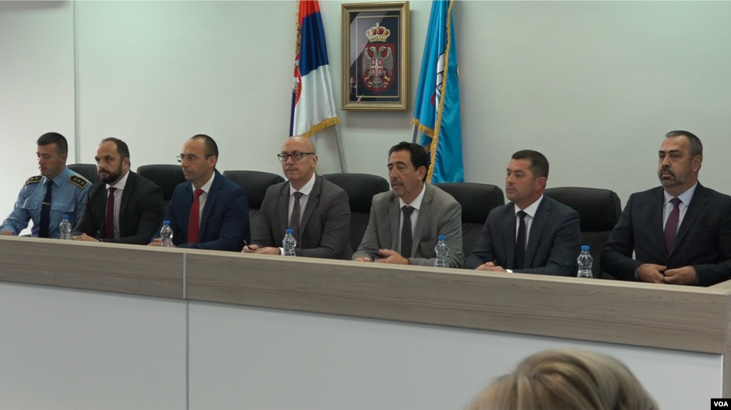 Serbët vendosin të largohen nga të gjitha institucionet e Kosovës