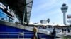 Bandara Schiphol di Amsterdam, Belanda, 16 Juni 2022. (Foto: REUTERS/Piroschka van de Wouw)