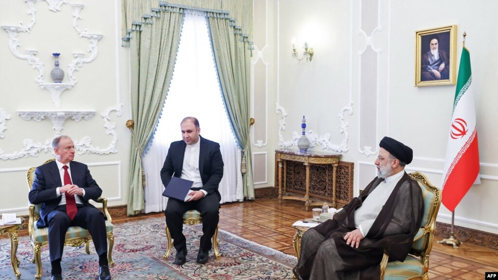俄罗斯安全委员会秘书尼古拉·帕特鲁舍夫(Nikolai Patrushev)2022年11月9日与伊朗总统易卜拉欣·莱希(Ebrahim Raisi)会面。(photo:VOA)