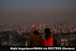 Situasi Teheran setelah beberapa ledakan terdengar, di Teheran, Iran, 26 Oktober 2024. (Foto: Majid Asgaripour/WANA via REUTERS)