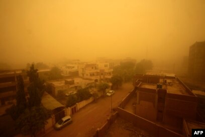 En Images Une Tempete De Sable S Abat Sur Khartoum