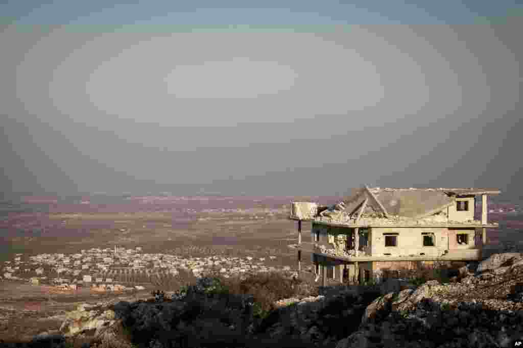 A destroyed building is seen in Telata village in Idlib province, Sept. 29, 2013.