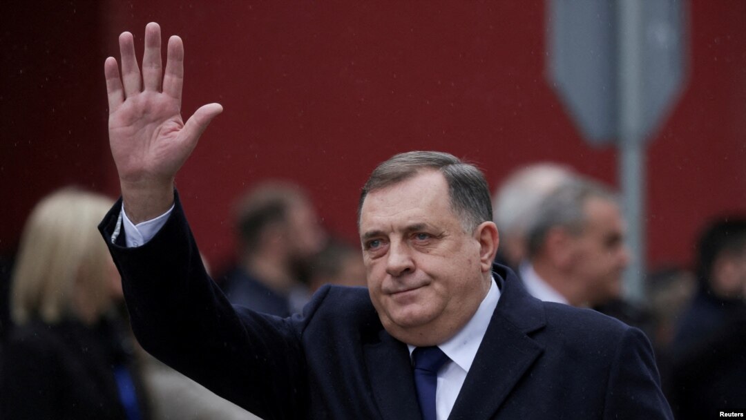 Milorad Dodik i bosanski Srbi u Istočnom Sarajevu proslavljaju državni praznik Republike Srpske, zabranjen od suda