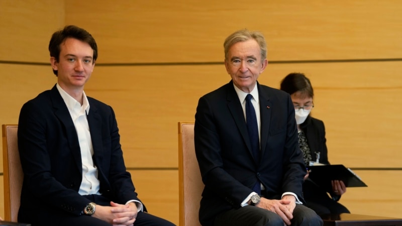 บริษัท LVMH ตั้ง 'เฟรเดอริก อาร์โนลต์' คุมแบรนด์เรียบโก้ 'โลโร พิอานา'