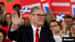 Keir Starmer, líder del Partido Laborista británico, reacciona mientras habla en una recepción para celebrar su victoria en las elecciones, en la Tate Modern, en Londres, Gran Bretaña, el 5 de julio de 2024.