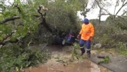 Les recherches après les inondations en Afrique du Sud