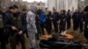 تیم پزشکی قانونی فرانسه به اوکراین در بررسی شواهد جنایت احتمالی در بوچا کمک می‌کند