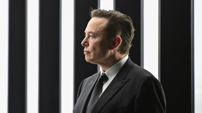 American Businessman Elon Musk Offers to Buy Twitter