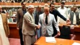 پاکستان: کیا اسٹیبلشمنٹ میں بھی اب حالات درست کرنے کی صلاحیت نہیں رہی؟
