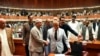 وزیراعظم شہباز شریف اور آصف علی زرداری پارلیمنٹ میں، فائل فوٹو