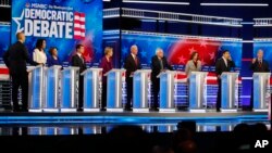 지난 11월 미국 조지아주 애틀란타에서 민주당 대선 경선 주자들의 5차 텔레비전 토론회가 열렸다. 