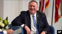 Državni secreter Majk Pompeo na Tehnološkom institutu Džordžije u Atlanti, 9. decembra 2020. (Foto: AP)