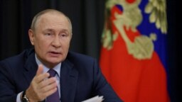 Le président russe Vladimir Poutine préside une réunion par liaison vidéo à Sotchi, en Russie, le 27 septembre 2022.