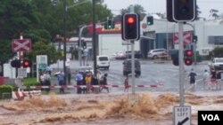 Banjir menutupi jalan-jalan di kota Toowoomba, Queensland.