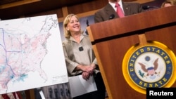 Senator Mary Landrieu dalam konferensi pers usai pemungutan suara gagal meloloskan proyek saluran pipa Keystone XL di Washington, November 2014.