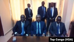 Le président de l’Assemblée nationale, Aubin Minaku, à gauche, le Premier ministre Samy Badibanga, au centre, et le Directeur de cabinet du président Joseph Kabila, Néhémie Mwilanya, présents au lancement du dialogue politique, à Kinshasa, RDC, 8 décembre