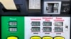 Los precios de la gasolina se muestran en una gasolinera en Marietta, Georgia, el viernes 8 de abril de 2022.