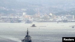 이지스 방어체계를 장착한 일본 해상자위대 구축함 묘코와 콩고함 (자료사진)