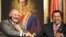 Los presidentes de Bielorrusia, Alexander Lukashenko, izquierda, y de Venezuela, Hugo Chávez en Caracas, en 2010.