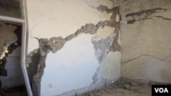 Cracked and crumbling walls are seen in this building in Pakistan's Baluchistan province. (Photos courtesy of University of Baluchistan) 