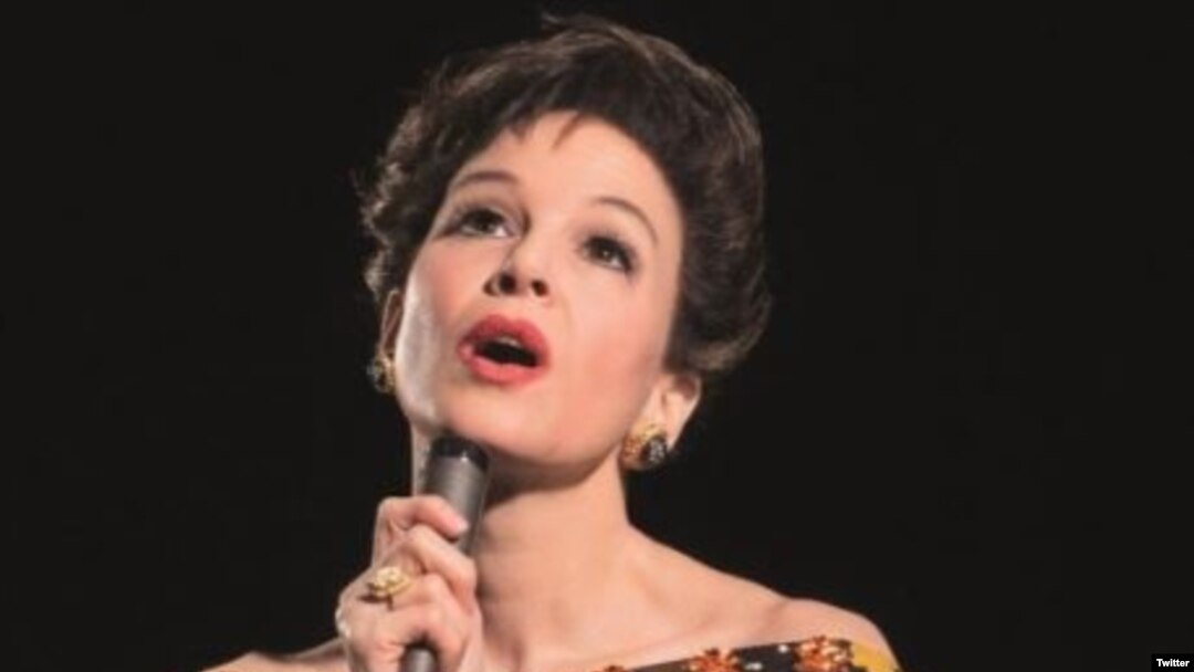 Treinta años después de protagonizar "El mago de Oz", Judy Garland llega a Londres para presentarse en el club nocturno Talk of the Town y buscarle una solución a sus problemas financieros.
Con Renée Zellweger en el papel de la icónica cantante y actriz, madre de Liza Minelli.