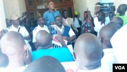  ادای احترام به پیکر جان لوئیس عضو با سابقه کنگره آمریکا. او فعال حقوق مدنی برای آمریکایی‌های آفریقایی تبار و نماینده پرسابقه حزب دموکرات در مجلس نمایندگان ایالات متحده آمریکا بود که هفته پیش در ۸۰ سالگی درگذشت.