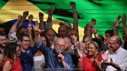 El presidente electo del izquierdista Partido de los Trabajadores (PT), Luiz Inácio Lula da Silva, habla después de ganar la segunda vuelta de las elecciones presidenciales, en Sao Paulo, Brasil, el 30 de octubre de 2022.