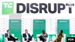 El presidente y cofundador de HartBeat Ventures, Robert Roman, Kevin Hart y Michael Elanjian de JP Morgan durante TechCrunch Disrupt