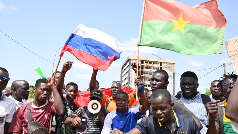 Manifestation à Ouagadougou contre une visite de la Cédéao