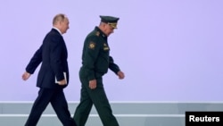 Президент Росії Путін та міністр оборони Шойгу, поблизу Москви, серпень 2022 року REUTERS/Maxim Shemetov