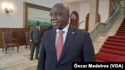 Tete António, ministro das Relações Exteriores de Angola, à saída do encontro com o Presidente são-tomense, São Tomé, 4 Outubro 2022