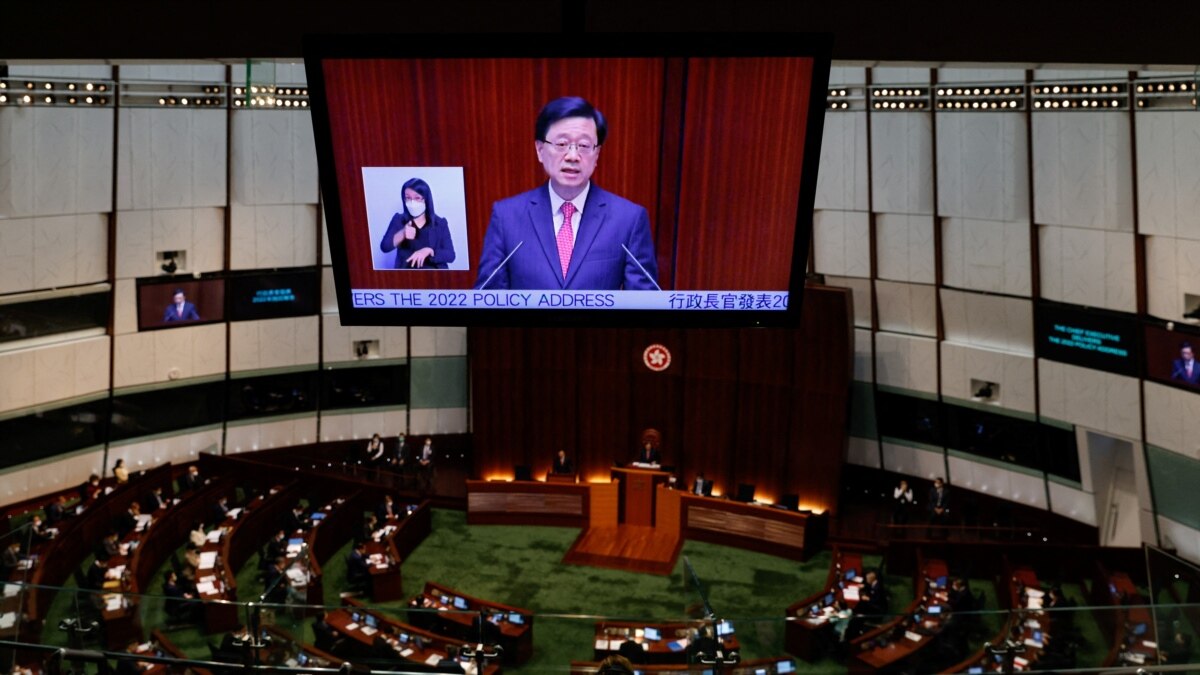 香港人才大量流失，李家超抛出计划不图止血只顾输血