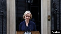资料照片：特拉斯2022年10月20日宣布辞去英国首相职务。（路透社照片）