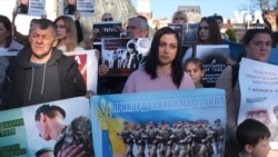 «Неможливо передати біль»: родичі українських військовополонених виходять на акції протесту. Відео