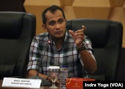 Wakil Menkumham, Edward Omar Sharif Hiariej, mengatakan bahwa RUU PPRT akan dibahas pemerintah jika UU tersebut disahkan dalam paripurna yang di inisiatif oleh DPR. (Foto: VOA/Indra Yoga)