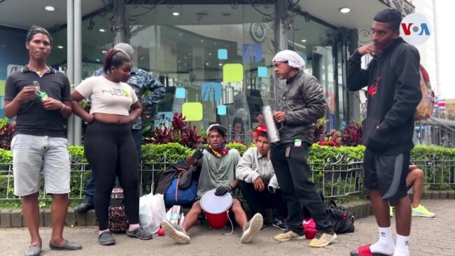 Migrantes venezolanos le ponen música a su travesía hacia EEUU para recolectar dinero Migrantes venezolanos le ponen música a su travesía hacia EEUU para recolectar dinero