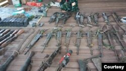 တိုက်ပွဲအတွင်း စစ်ကောင်စီတပ်ထံမှ KNU သိမ်းဆည်းရမိသည့်လက်နက်များ (PHOTO KNU)