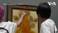 „Сончогледите“ на Ван Гог полиени со супа