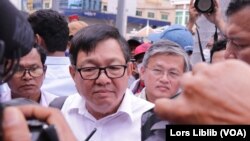 ព័ត៌មាន​ពេល​រាត្រី ២៨ វិច្ឆិកា៖ អនុ​ប្រធាន​គណបក្ស​ភ្លើង​ទៀន ​លោក ​សុន ឆ័យ ​ថា​ ​ការ​បារម្ភ​រហូត​រឹប​អូស​ទ្រព្យ​សម្បត្តិ​គឺ​«មិន​សម​ហេតុ​ផល»