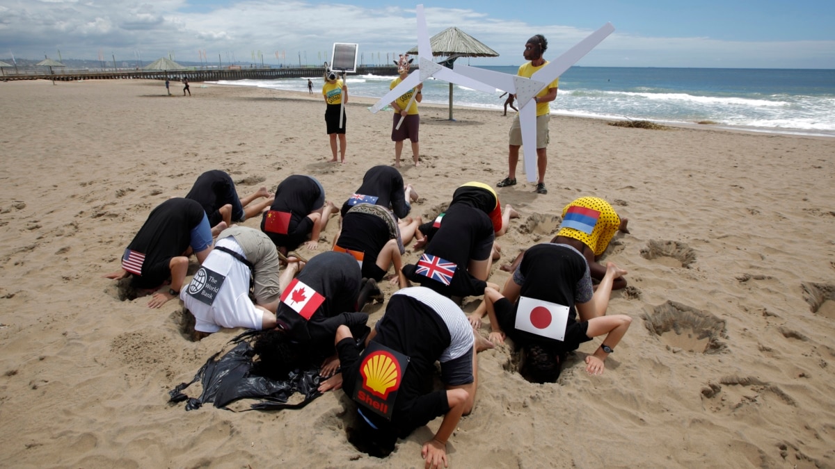 bury-your-head-in-the-sand-to-avoid-difficulty