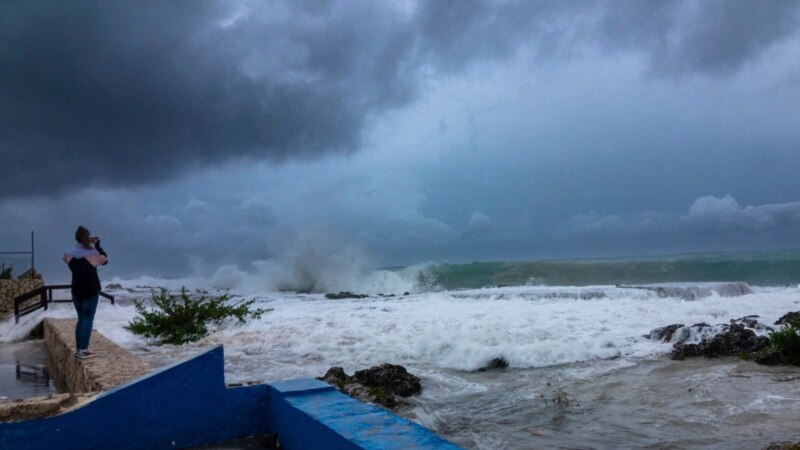 Ian to Evolve into Major Hurricane as it Heads Towards Western Cuba and Florida 