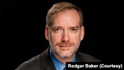 美国地缘政治风险分析机构斯特拉福战略预测（Stratfor）的高级副总裁罗杰·贝克（Rodger Baker）