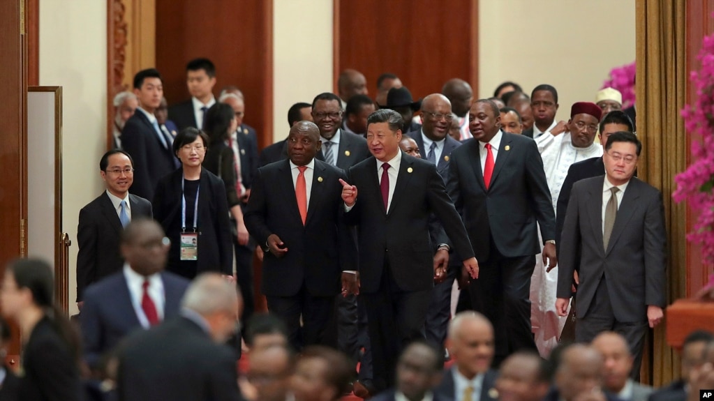 中国国家主席习近平和非洲国家领导人在北京出席中非合作论坛圆桌会议(2018年9月4日）(photo:VOA)