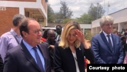 Rais wa zamani wa Ufaransa Francois Hollande, akiandamana na mkewe mjini Bukavu.