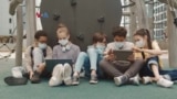 Menghindari Anak Sibuk Video Singkat, Orangtua Sibuk Grup Chat